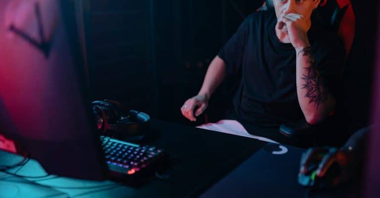 Qui sont les légendes du pro gaming et quels destins hors normes ont-ils connus ?