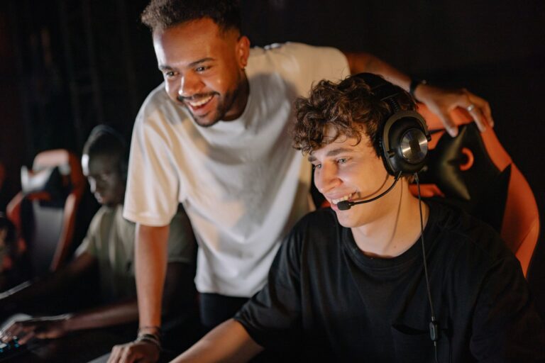 Quels sont les bénéfices des connections internationales pour le pro gamer ?